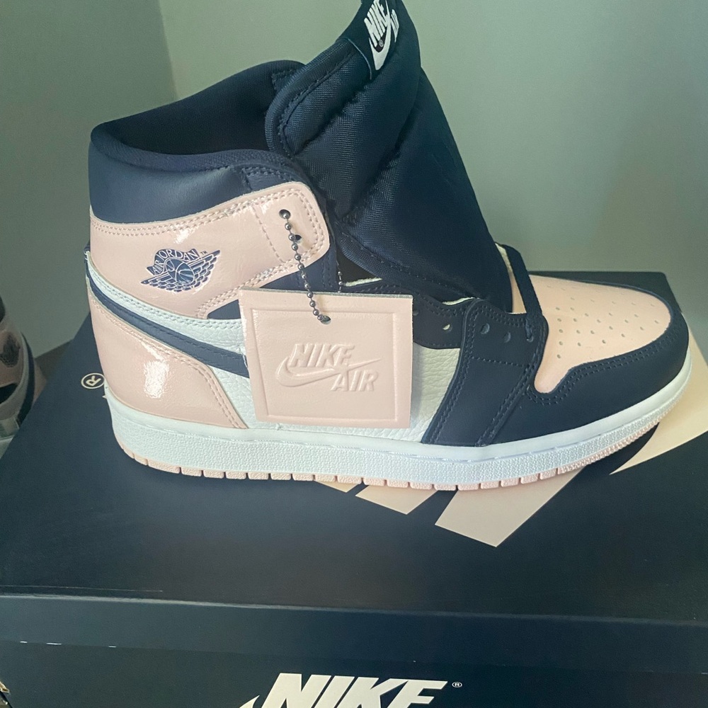 NWT Nike Women's Jordan 1 Retro High OG - Atmosphere, 7.5 - Picture 11 of 16